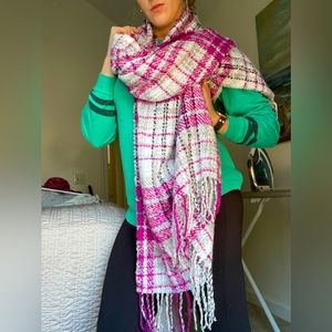 Plush oversized Juicy Couture Scarf
